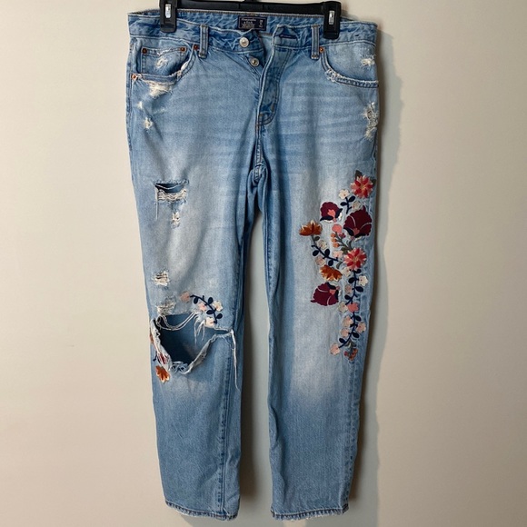 Abercrombie & Fitch Ames Low Rise Skim Boyfriend Jeans Size 6 - Picture 1 of 5